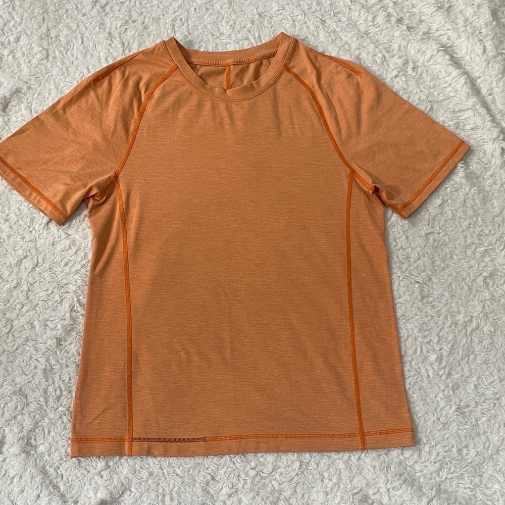 Lululemon Men's Orange T-Shirt
